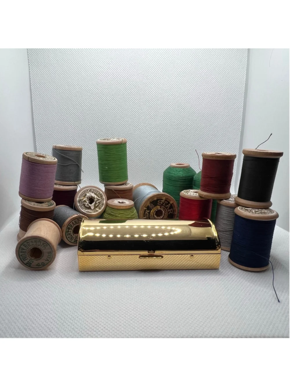 Vintage Sewing Thread Spool Collection w/PENCO Gold Case, Multicolor, One Size